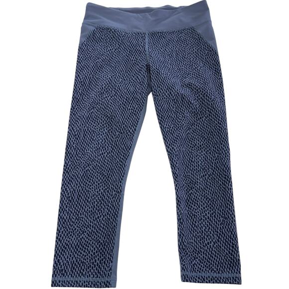 Under Armour Leggings Womens Medium Blue Purple Printed Heatgear Fitted Crop - Picture 1 of 7